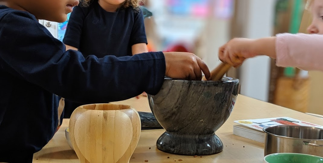 00100lportrait_00100_burst20181214104713086_cover